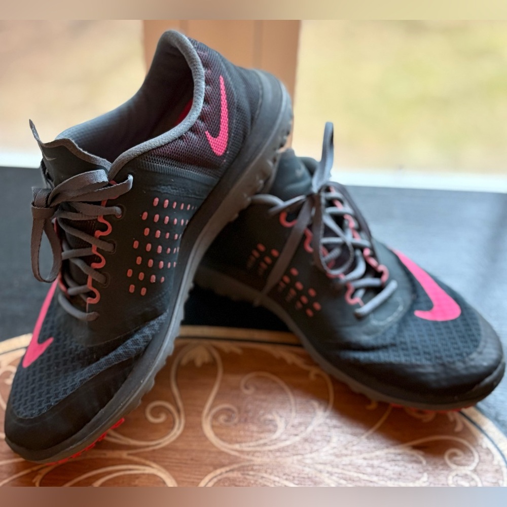 Nike Women's Athletic Shoes in Charcoal and Hot Pink